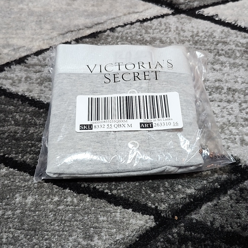 VICTORIA SECRET PINK 2022 GRAY BOXER BRIEF PANTY MEDIUM